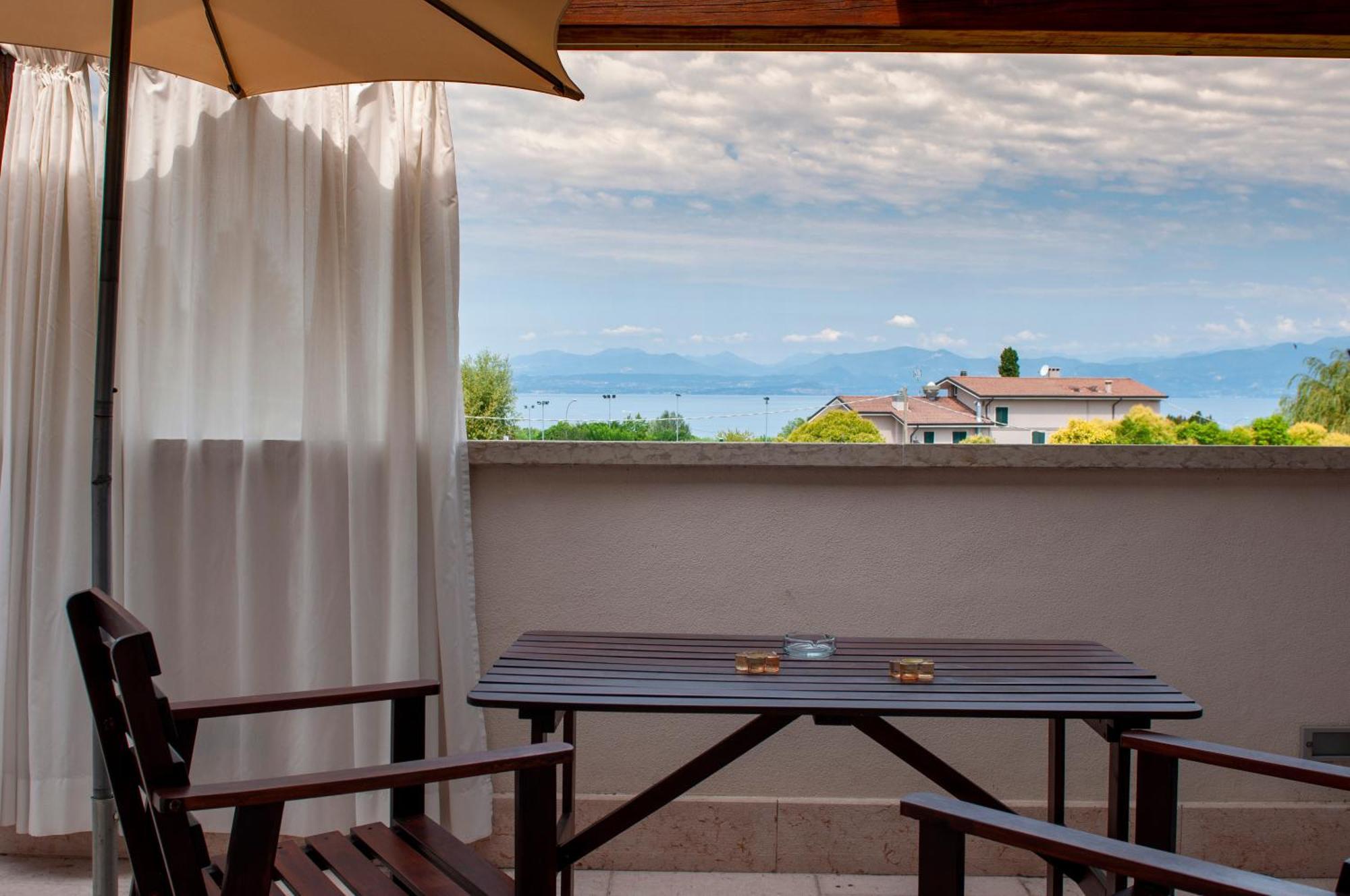 La Fattoria Apartments Lazise Exterior photo